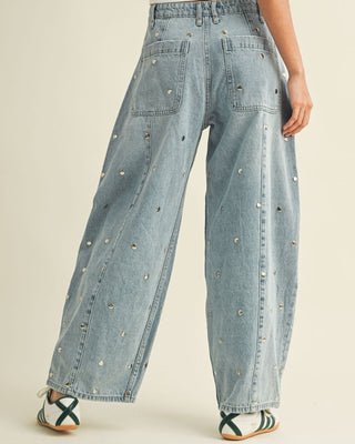 Jeans Wide Leg con Tachuelas – Statement Denim