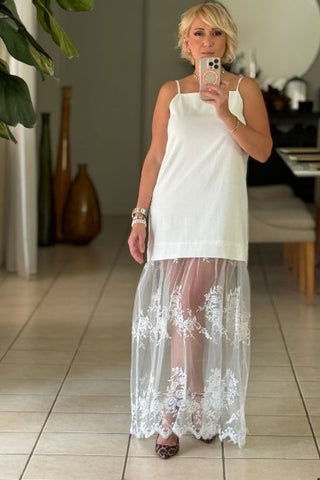 Traje Encanto Eterno – Blanco con Encaje Floral ✨