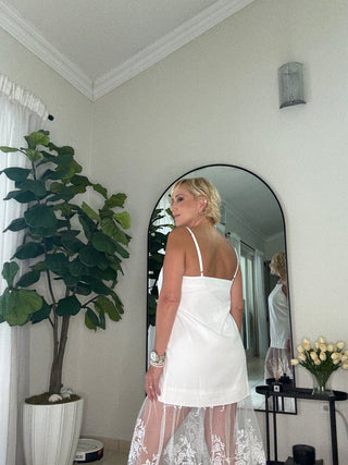Traje Encanto Eterno – Blanco con Encaje Floral ✨